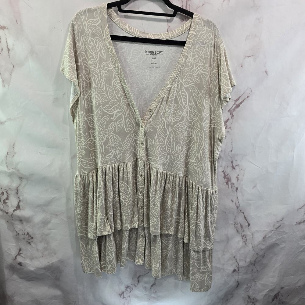 Torrid Shirt Womens 3 3X Beige Super Soft Knit Tiered Babydoll Peplum V Neck